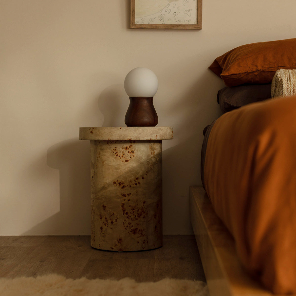 Table d'appoint ronde en bois de ronce Valentina