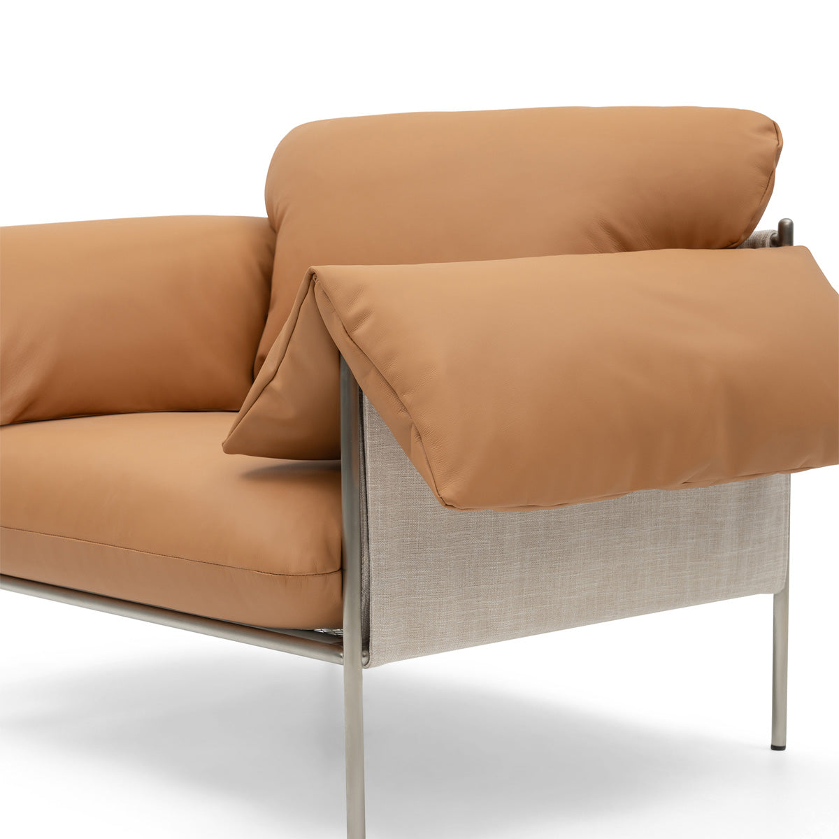 Fauteuil Alva avec cadre en acier brossé