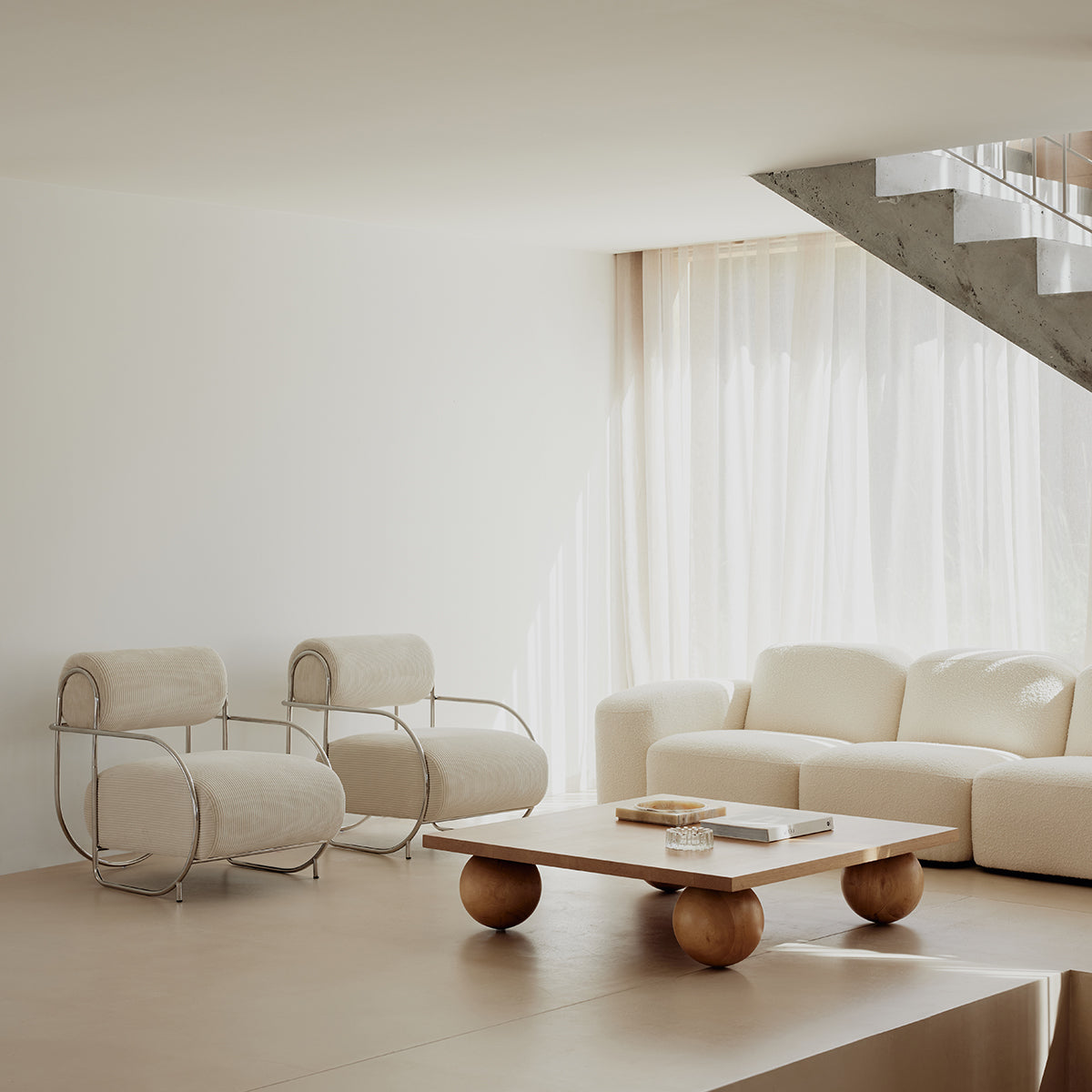 Fauteuil et pouf Chromeo (Sorrento Moon)