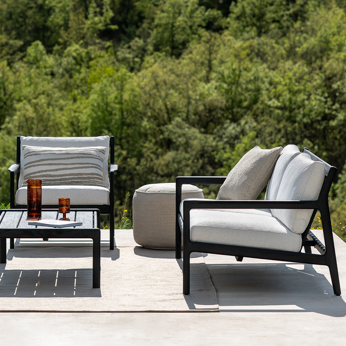 Chaise longue d'extérieur en tissu Jack (noir teck, blanc cassé)