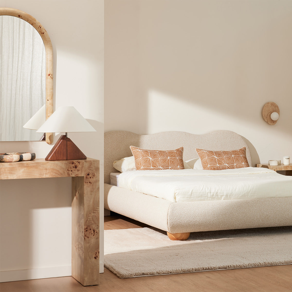 Console Valentina Burlwood