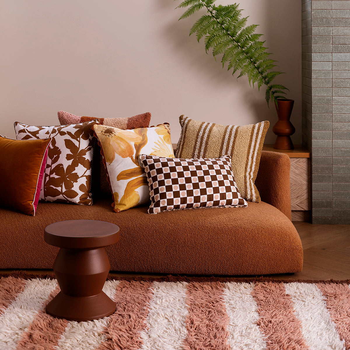 Table d'appoint sur pied (chocolat)