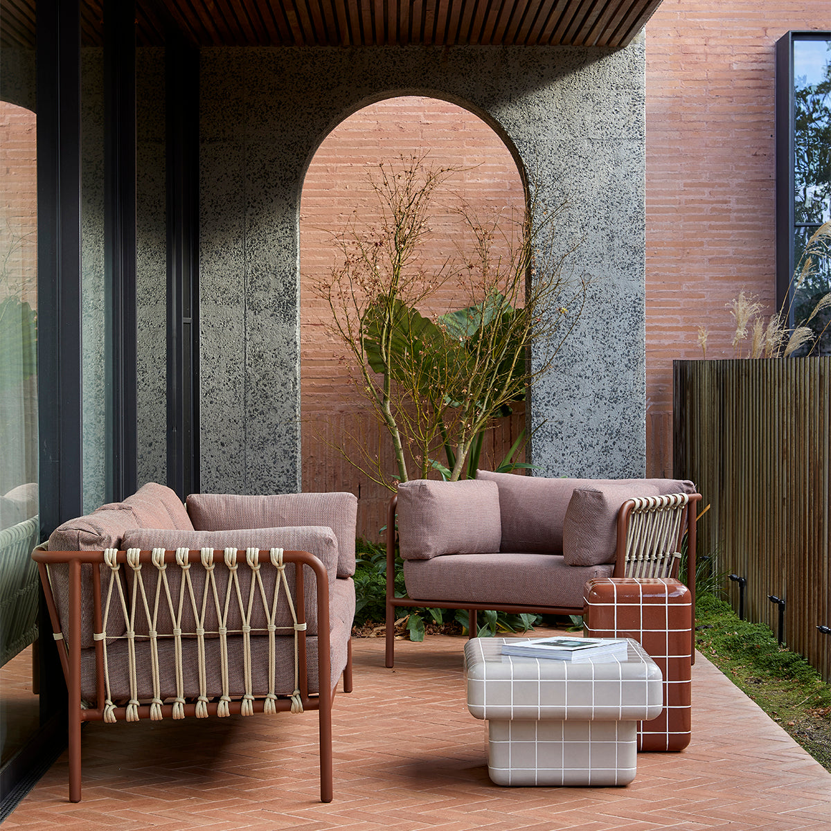 Table d'appoint en carreaux de Séville