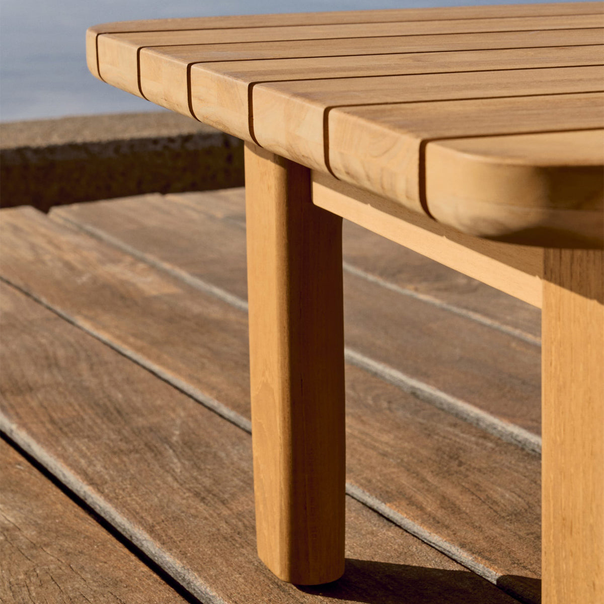 Table d'appoint Tirant (teck)