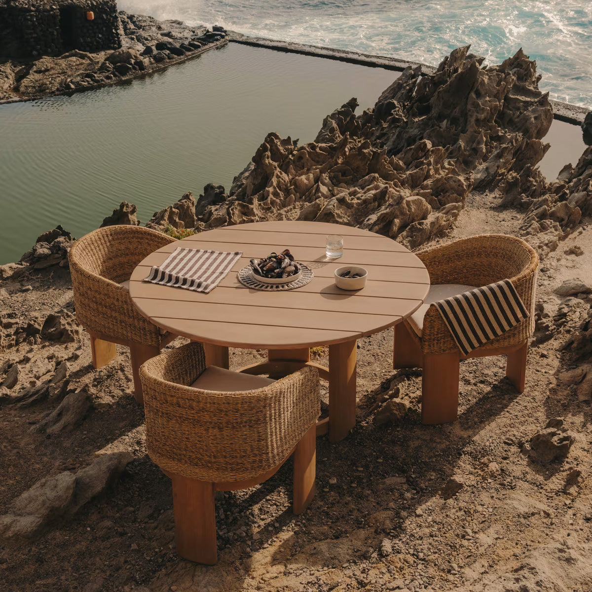 Table à manger ronde Xoriguer (eucalyptus)